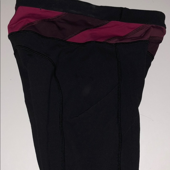 barely worn black lulu yoga pants ✔️ - Picture 7 of 8